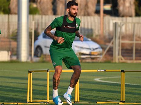 קלאוס מתחיל להתרגל (האתר הרשמי של מכבי חיפה)