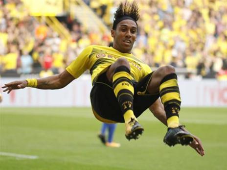 אאובמיאנג מרחף. דורטמונד מרשימה (getty)