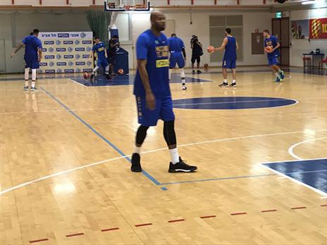 טיוס. נשאר עם 9