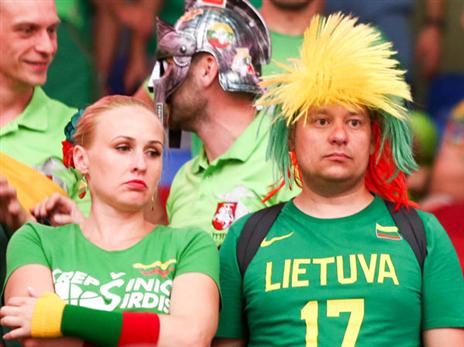 לא מכרו מספיק כרטיסים לאוהדים (אלן שיבר)