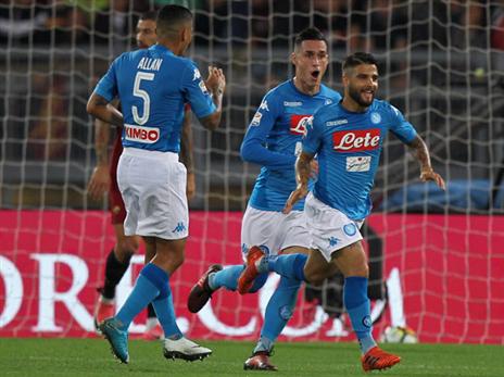 פתיחת העונה המטורפת של נאפולי נמשכה (getty)