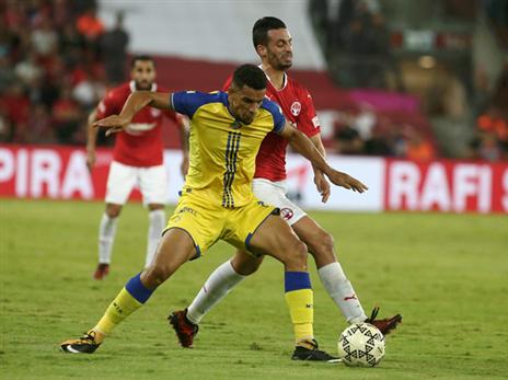 השתיים לא הגיעו ליותר מדי מצבים, וירדו ב-0:0 למחצית (דני מרון ואלן שיבר)
