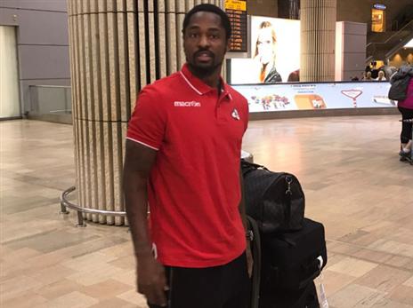 לוקאס לאחר הנחיתה. לא חושש להחליף את ג'רלס