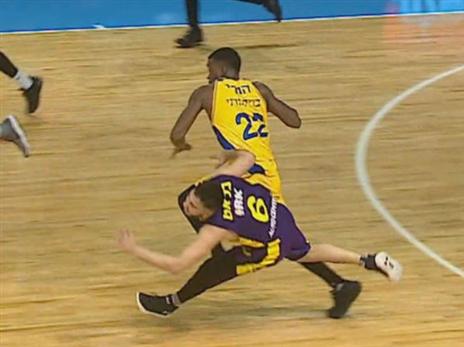 רגע המחלוקת. הנרי מול בלאט