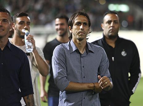 בניון. ספג עקיצה מיעקב שחר