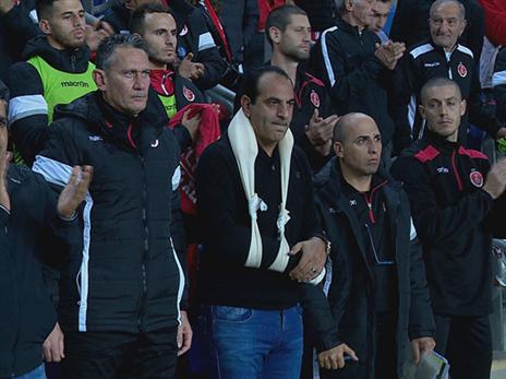 רפואה המורחק יצפה מהיציע (אלן שיבר)