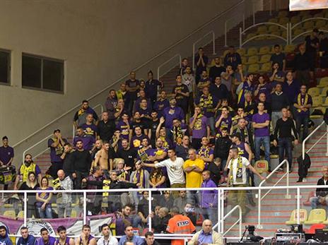 הקהל הסגול בטירוף (מנהלת)