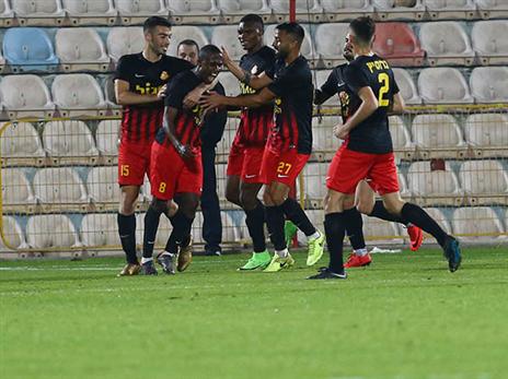 אשדוד חוגגת. לא הספיק לניצחון (צילום: לירון מולדובן)