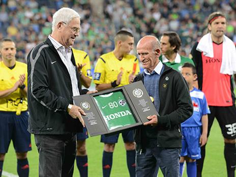 שחר עם עלמני. "בלט ברוגע ובג'נטלמניות" (האתר הרשמי)