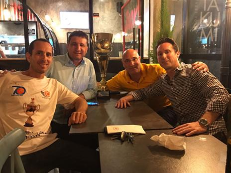 אבשלום, מור, סוקניק ומייזליק