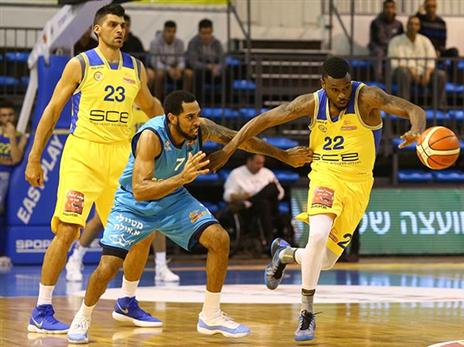 הנרי המשיך במומנטום (מנהלת)