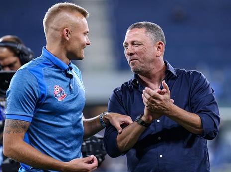 קלינגר השתמש במשפחות כדי לדרבן (מאור אלקסלסי)