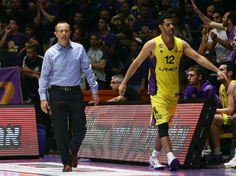 הרוש לקח פיקוד (מנהלת)