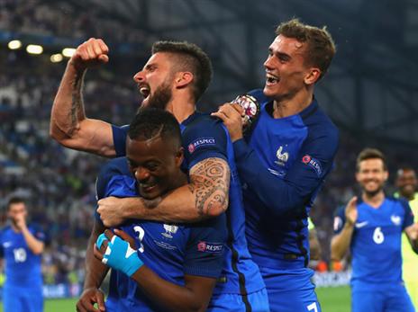 גריזמן עם ז'ירו ביורו 2016. שיתוף הפעולה בינתיים לא בא לידי ביטוי (getty)