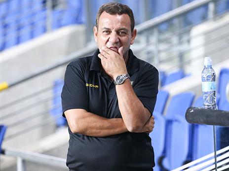 מלכה. עמד לדין (דני מרון)