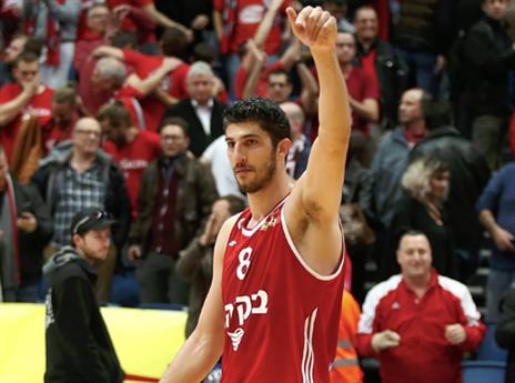 "יש סיבה לכך שכל כך הרבה אנשים אוהבים אותו". אליהו (אלן שיבר)