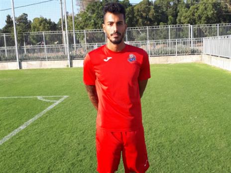 אז'ובל מתרגל לאדום של הפועל חיפה