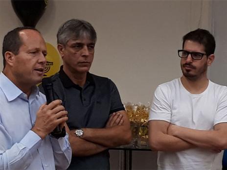 אוחנה צריך להציל את חוגג מעצמו