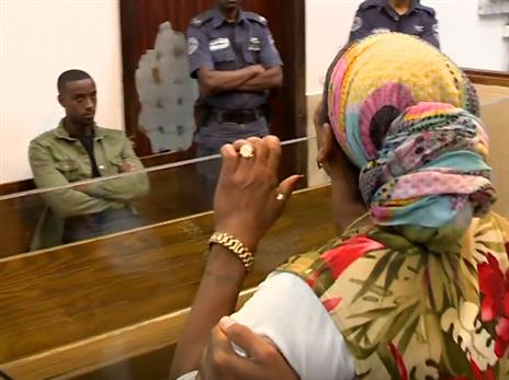 אספה עם אמו בביהמ"ש