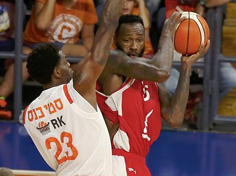 משחק חם צפוי בקונכיה, אבל במועד אחר (אלן שיבר)