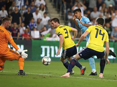 "חייבים לשחק טוב יותר". רוברטסון במשחק הקודם מול ישראל (אלן שיבר)