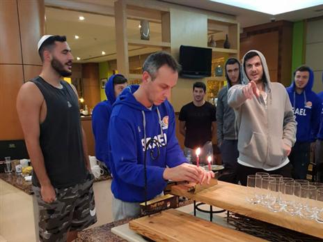 בנבחרת לא שכחו גם להדליק נר ראשון של חנוכה בגיאורגיה (איגוד הכדורסל)