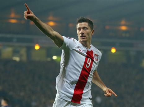 לבנדובסקי. יגיע לישראל בנובמבר (Photo by Ian MacNicol/Getty Images)