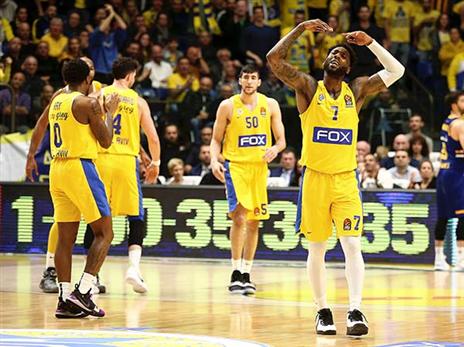 חגיגה בהיכל אחרי ניצחון משכנע (אלן שיבר)