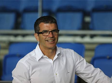 טפר. מאמין בשיפוט בארץ (אלן שיבר)