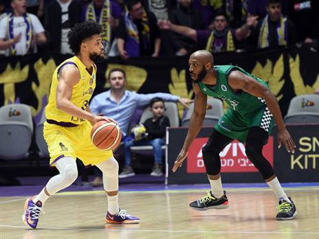 ריינולדס התעורר ברבע השני (FIBA)