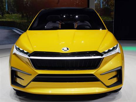 הויז'ן החשמלי מהיר, חזק וגם לא קטן - אורכו מעל 4.7 מ' ובסיס הגלגלים 2.77 מ'. יש לו אפילו תא מטען גדול עם 550 ל'