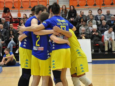 שחקני מכבי ת"א. מוכנים לפלייאוף (איגוד הכדורעף)