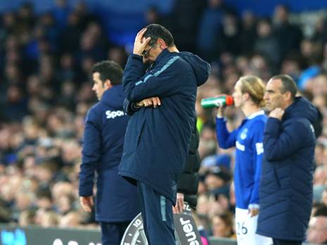 ממשיך להתרחק מהצמרת. סארי (getty)