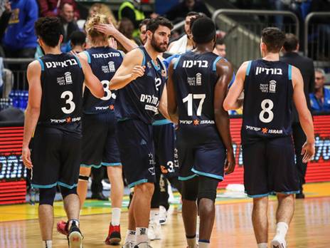 מתי ייכנסו המשכורות? שחקני אילת (צילום: מנהלת הליגה)