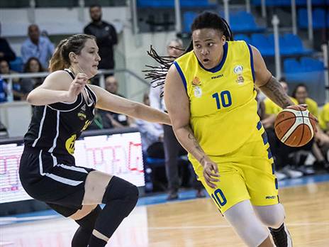 הצליחה לשמור על המשחק צמוד במחצית השנייה. אדאמס