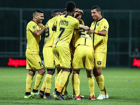 עשתה את העבודה, שחקני בית"ר חוגגים (אנצ'ו גוש, סוכנות ג'יני)