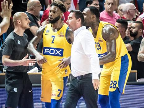 "כל קהל היה מגיב כך לפרובוקציה של קיין" (צילום: עודד קרני)