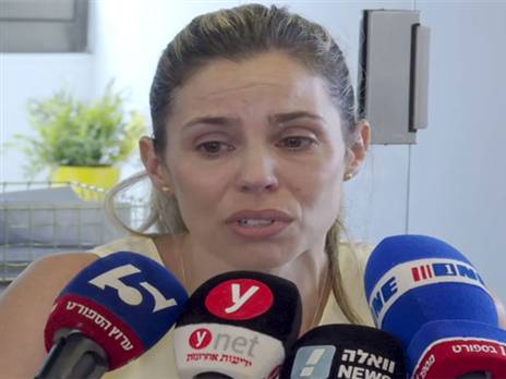 פמלה גלבאן. לא יכלה לעצור את הדמעות