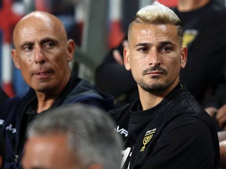 בוזגלו, מחמאות מניסנוב (אלן שיבר)