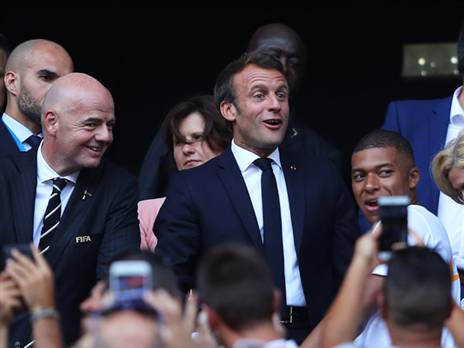 גם נשיא צרפת מקרון ונשיא פיפ"א אינפנטינו נהנים (GETTY)