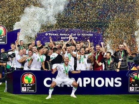 רגע ההנפה (getty, Anadolu Agency)