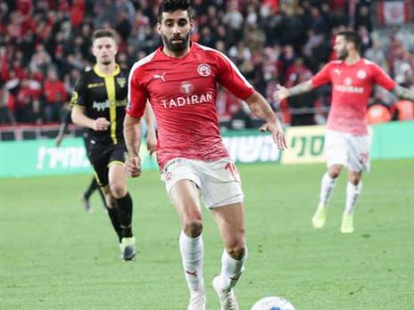 "איך אפשר להצליח כשאתה לא מקבל הזדמנויות?" עזרא (דני מרון)