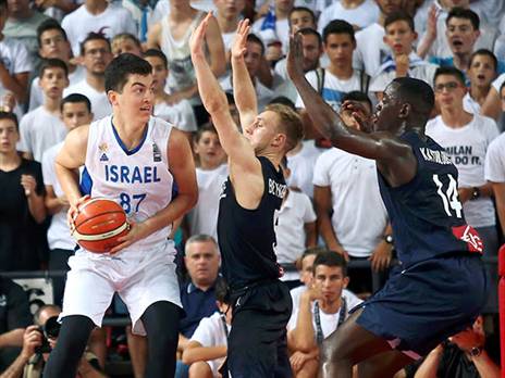 דרך חדשה. לוינסון במדי העתודה (אלן שיבר)