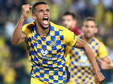 גילה צד מפתיע ולא מוכר. בלקמן במדי מכבי (צילום: אלן שיבר)