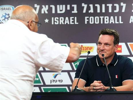 הוציא חיוך ממאמן הנבחרת (אלן שיבר)