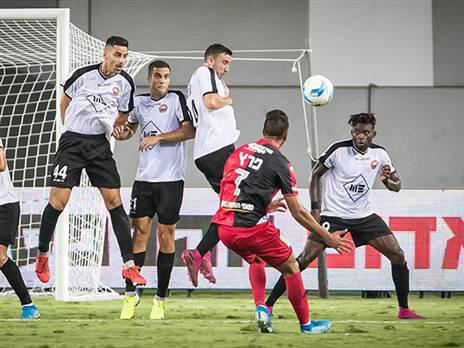 פרץ בועט. שינוי המערך עזר לו? (עודד קרני)