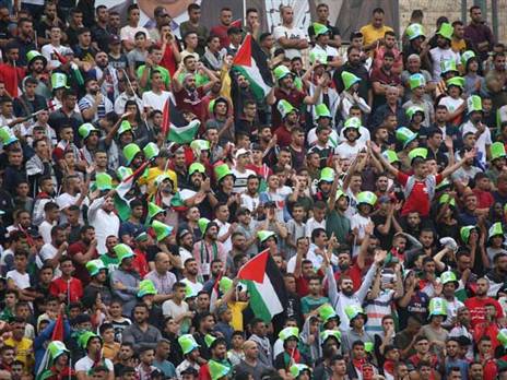 קהל גדול מילא את היציעים בא-ראם (GETTY)