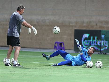 עובד עם ראיקוביץ'. "זרים טובים לא רוצים להגיע לפה"