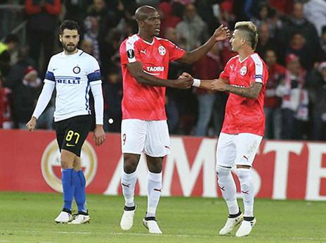 וואקמה רקד על הדשא (אלן שיבר)