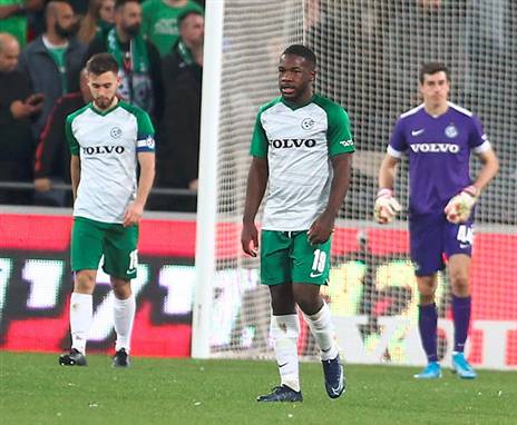 לא נכנס לנעליו של לביא, פוקס (אלן שיבר)